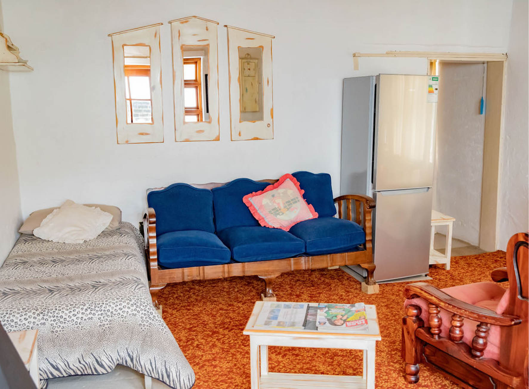 Oupad Se Kloof lounge with single bed